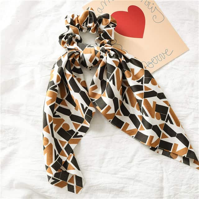 Scarf Med Skandinavisk Geometri Scrunchie
