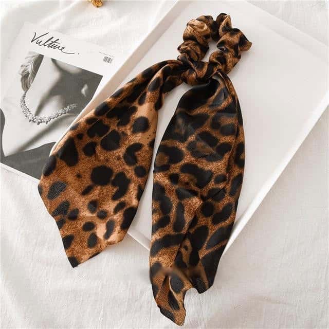 Scrunchie Med Leopardhalsduk